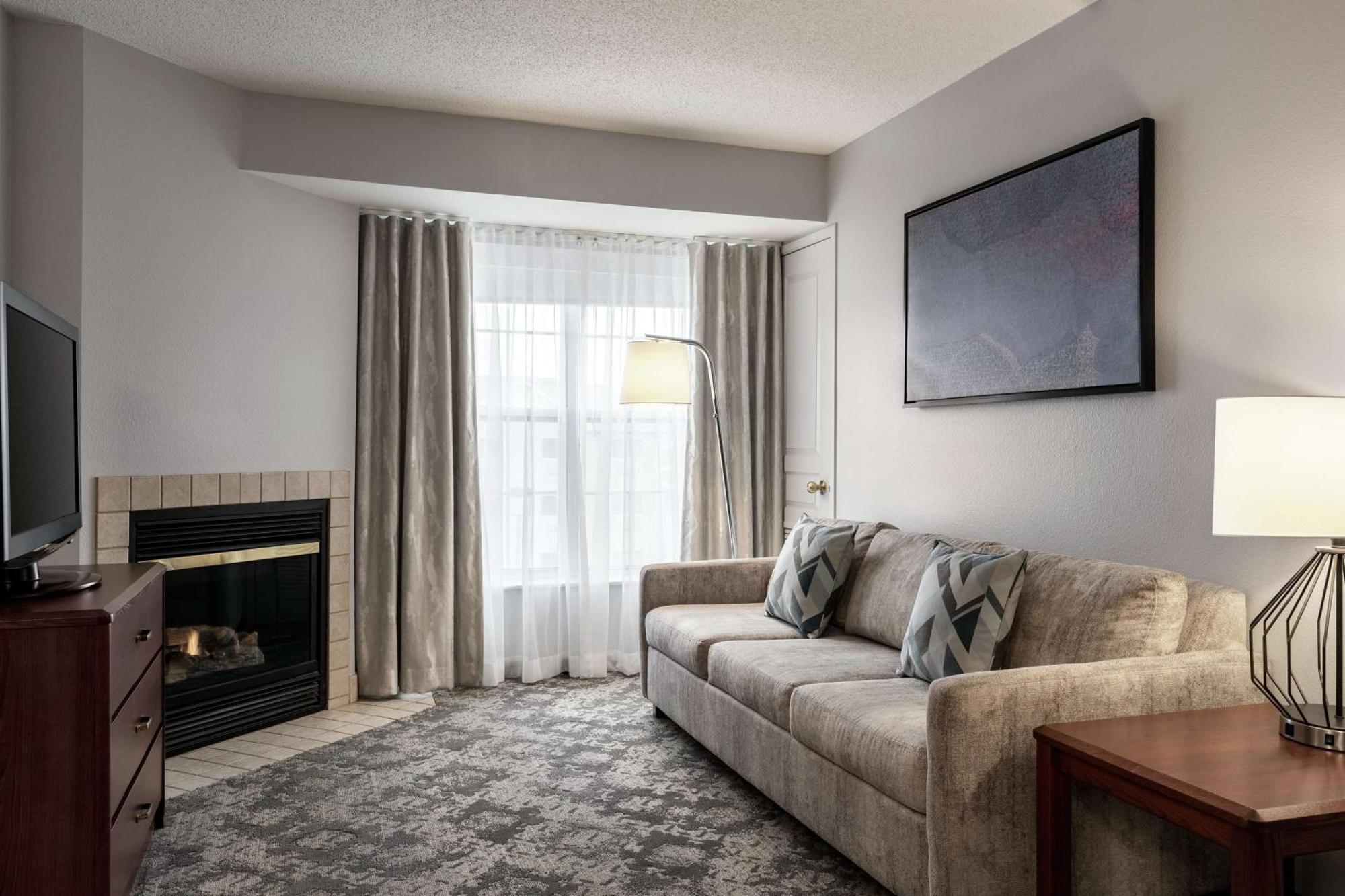 Homewood Suites By Hilton Erie Kearsarge Exterior photo