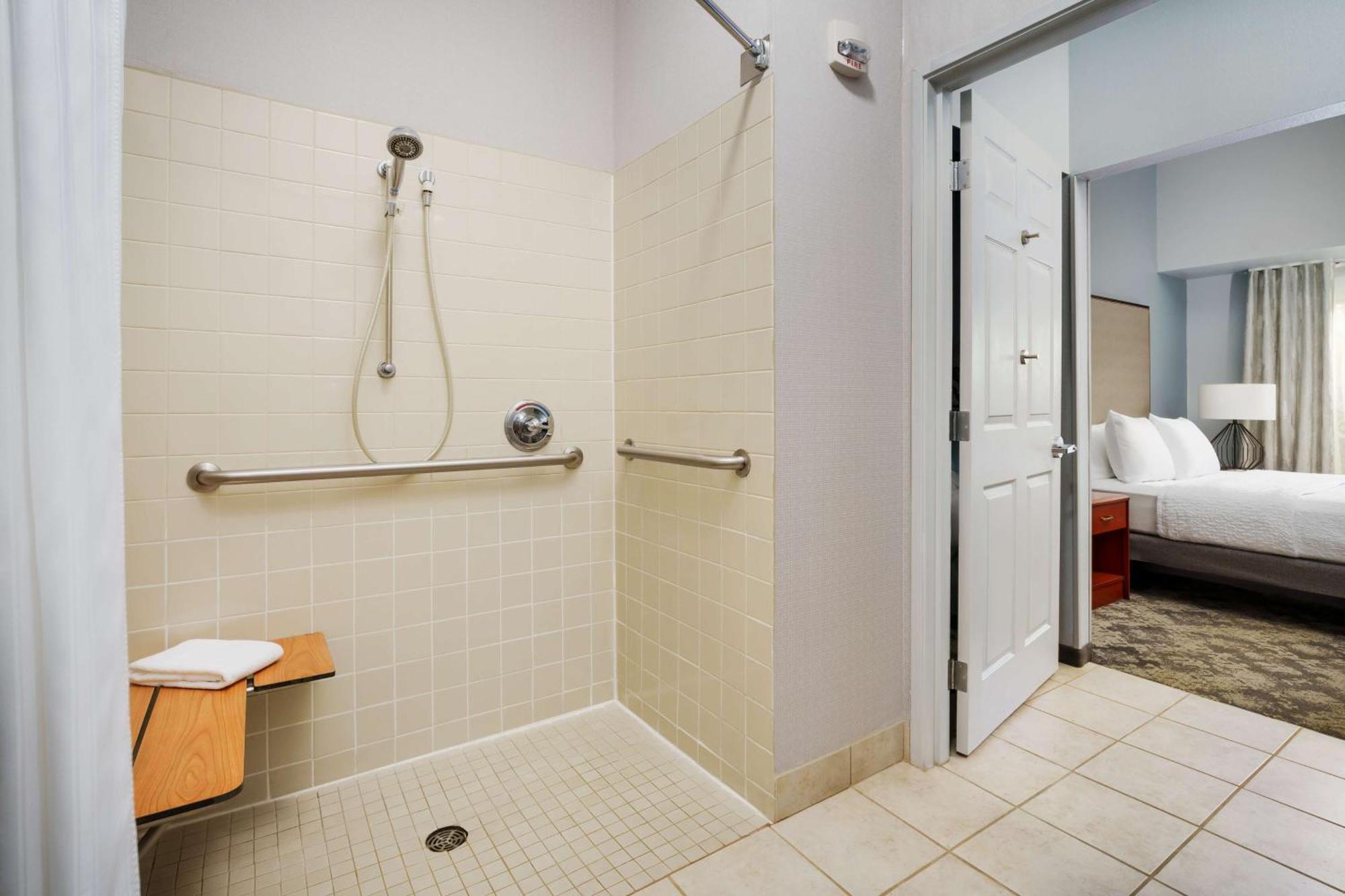 Homewood Suites By Hilton Erie Kearsarge Exterior photo