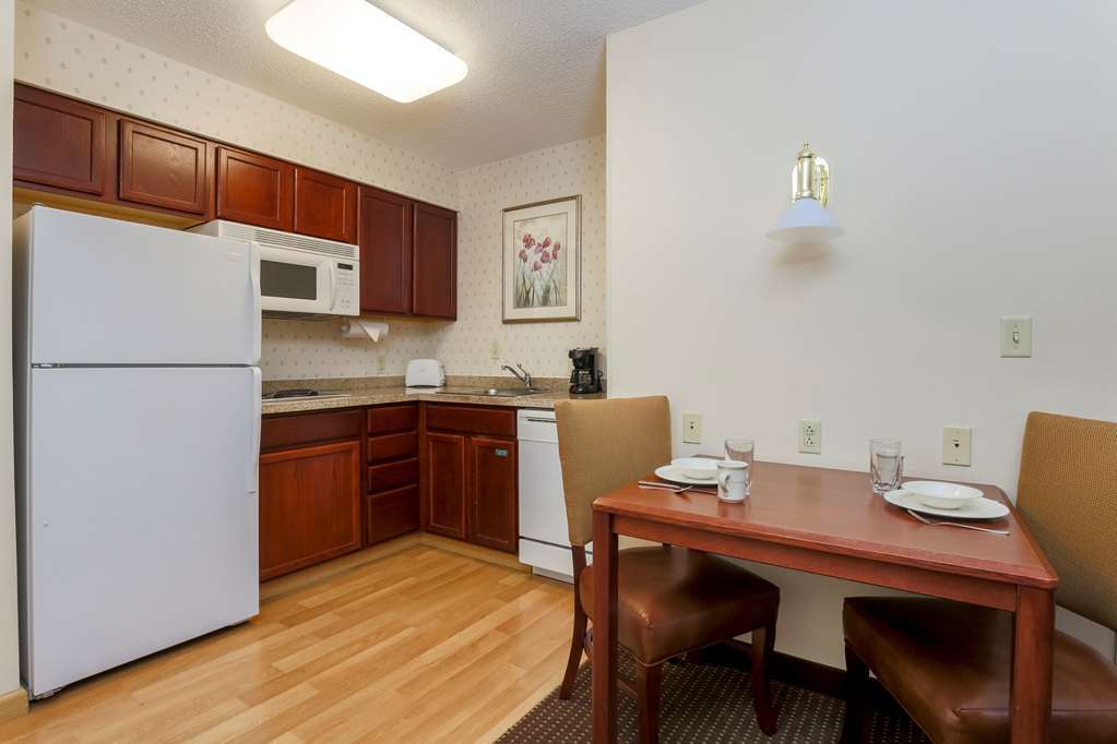 Homewood Suites By Hilton Erie Kearsarge Room photo